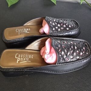Crossing Pointe Leather Mules